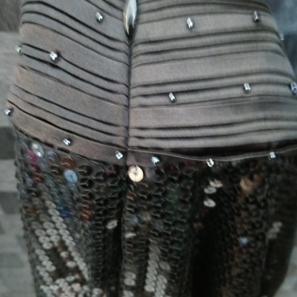 Size Medium backless dress HUGE DISCOUNT - Picture 5 of 5